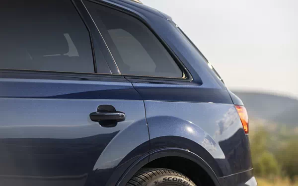 Cars wallpapers Audi Q7 55 TFSI quattro (Waitomo Blue Metallic) US-spec - 2025