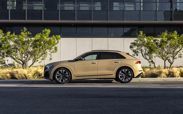 Cars wallpapers Audi Q8 55 TFSI quattro S line (Sakhir Gold Metallic) US-spec - 2025