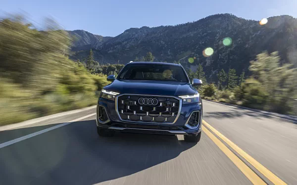 Cars wallpapers Audi SQ7 TFSI (Ascari Blue Metallic) US-spec - 2025