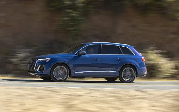 Cars wallpapers Audi SQ7 TFSI (Ascari Blue Metallic) US-spec - 2025