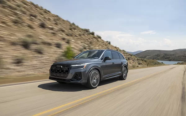 Cars wallpapers Audi SQ7 TFSI Black Optic Package (Daytona Grey) US-spec - 2025