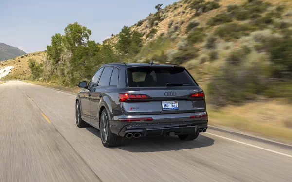Cars wallpapers Audi SQ7 TFSI Black Optic Package (Daytona Grey) US-spec - 2025