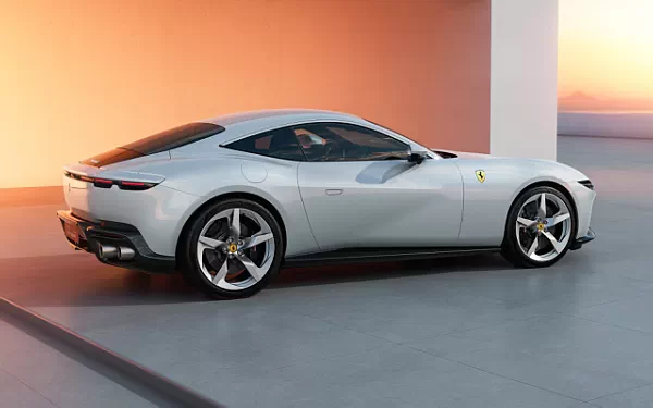 Cars wallpapers Ferrari Amalfi (Bianco Artico) - 2025