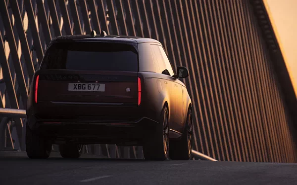 Cars wallpapers Range Rover SV P510e - 2022