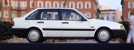Volvo 440 - 1990